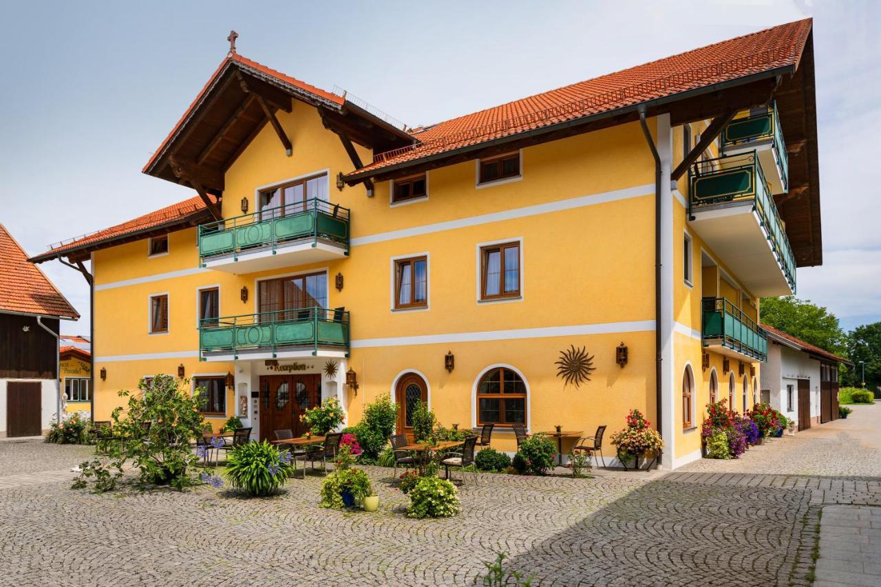 Hotel Preishof Кирххам Экстерьер фото