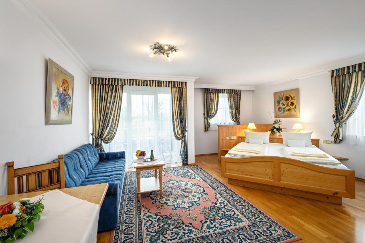 Hotel Preishof Кирххам Экстерьер фото